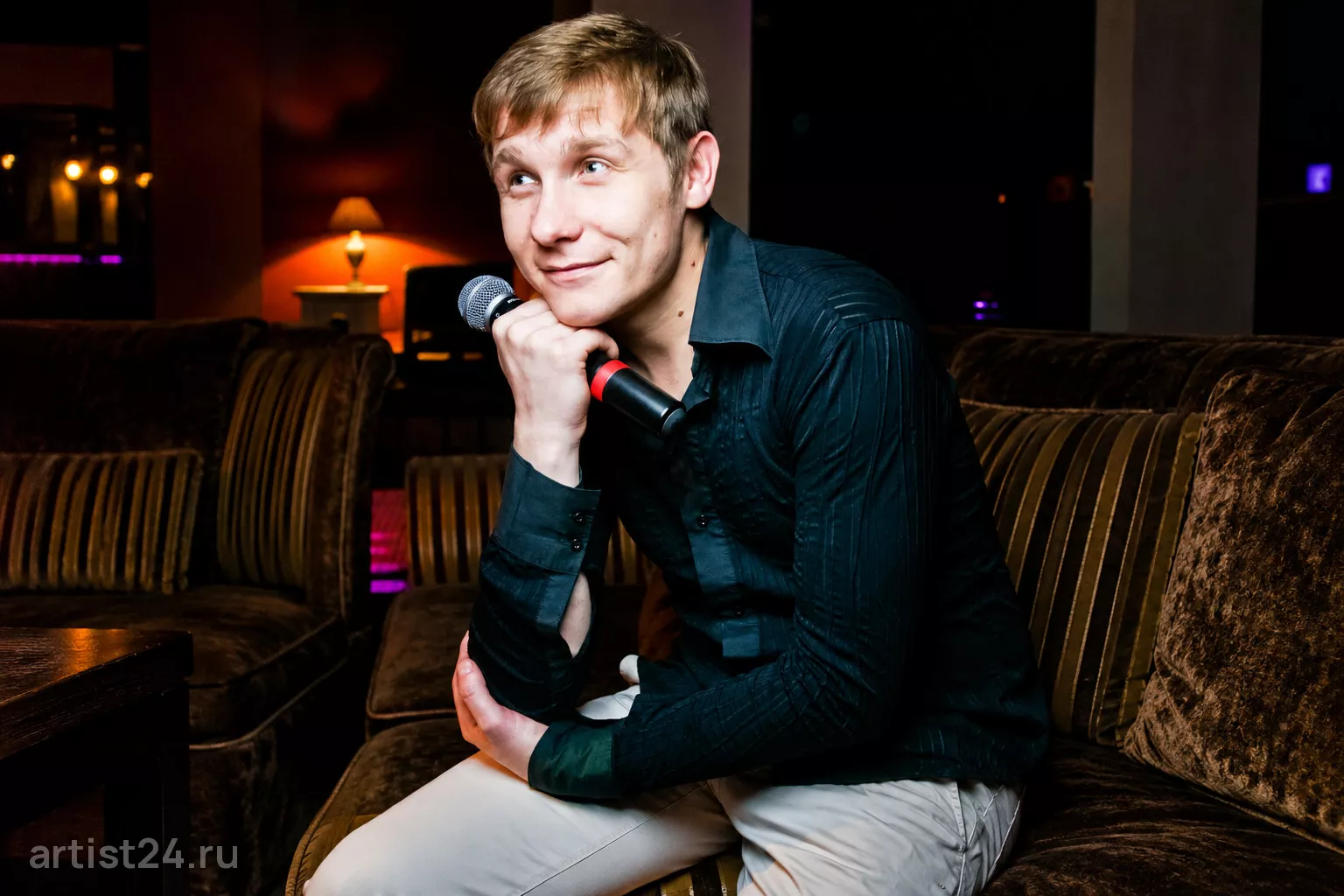 Ведущий Александр Михеев — ведущий