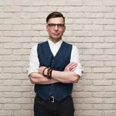 Ведущий Александр Анатольевич