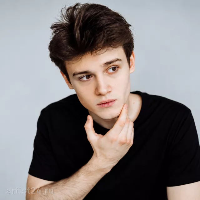 Ведущий Андрей Шишков — ведущий