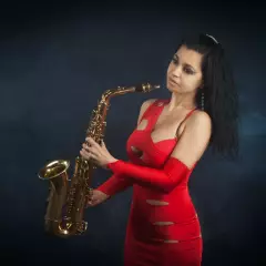 Саксофонистка Лада Попова