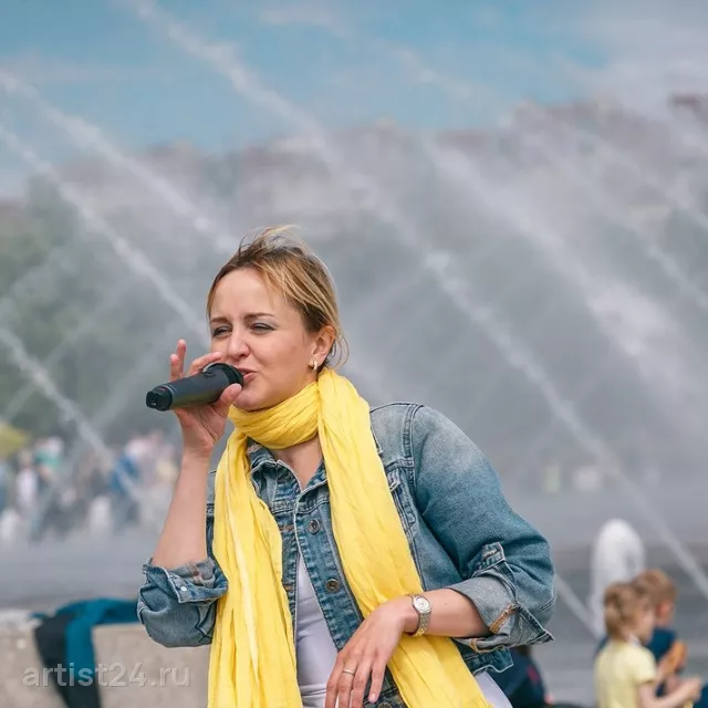 Вокалистка Анна Некрасова — вокалист