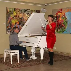 Певица Алёна Сысоева