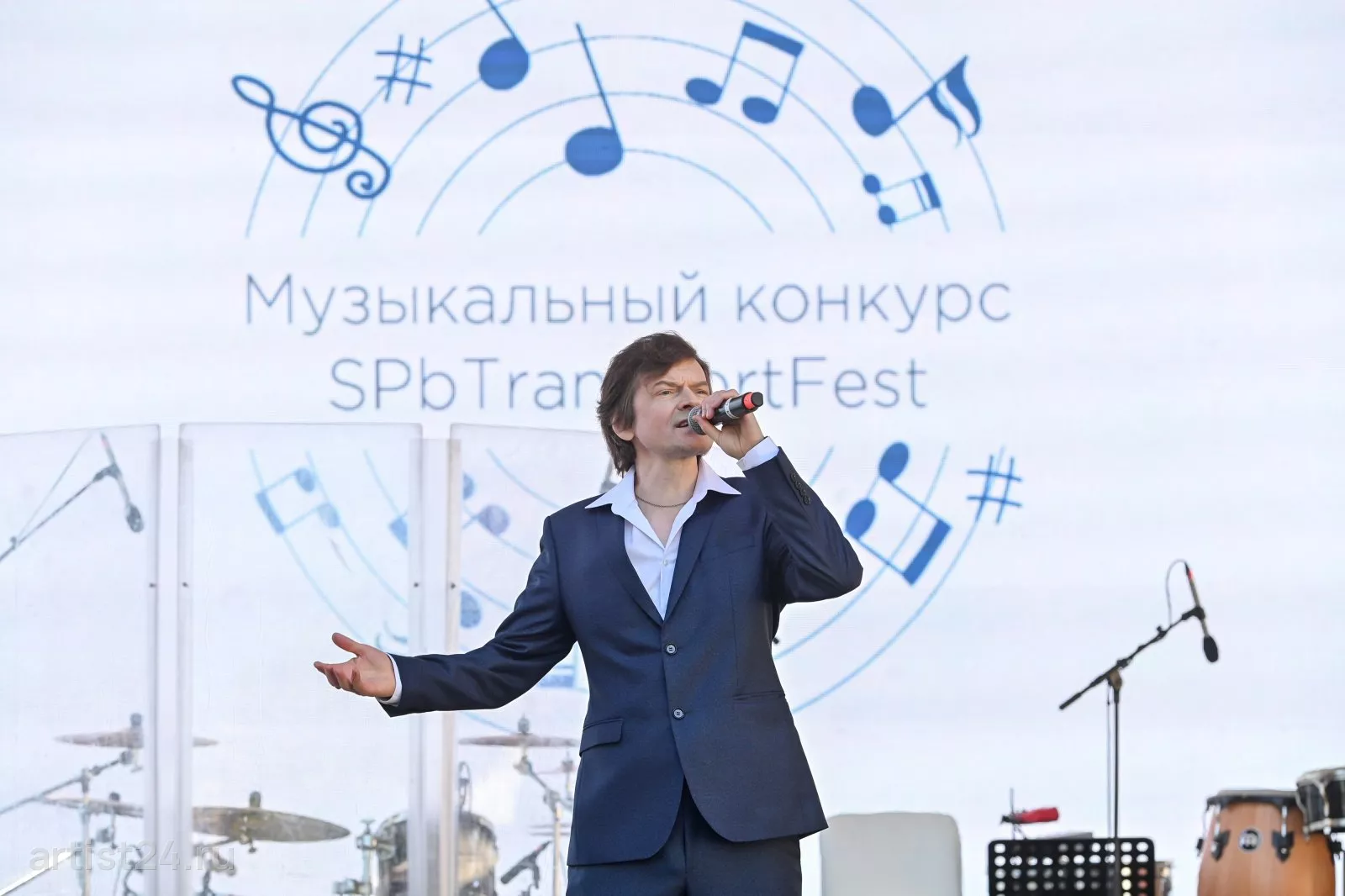 Вокалист Юрий Фиронов — вокалист