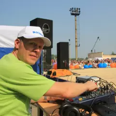Диджей Viktor Deni