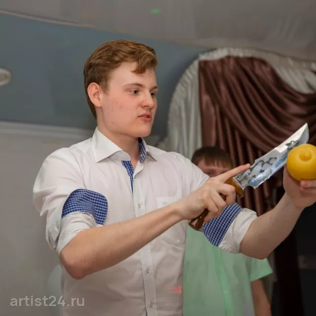 Иллюзионист Евгений Паульзен — фокусник