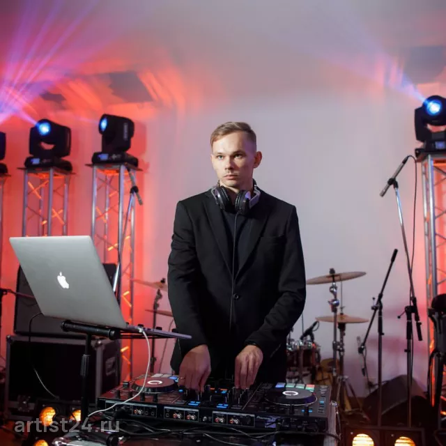 Диджей Анатолий Соловьев (DJ Run) — диджей