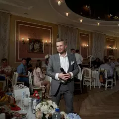 Ведущий Юрий Уразов