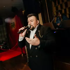 Ведущий Евгений Экстра