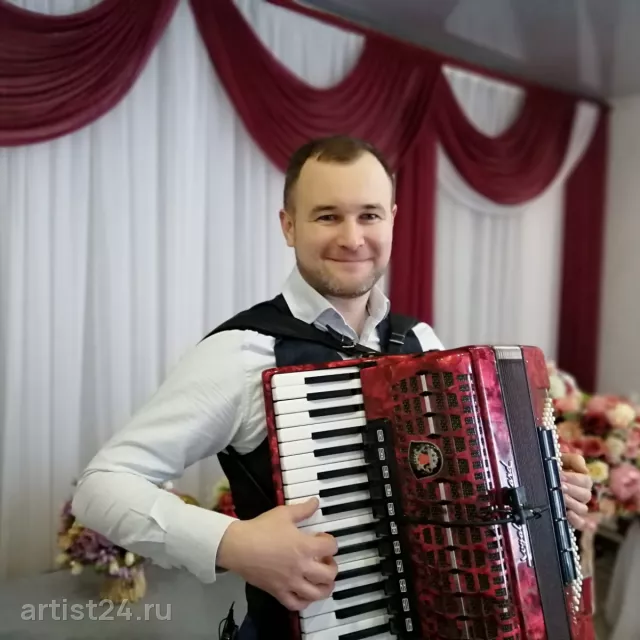 Ведущий Алексей Сечин — ведущий