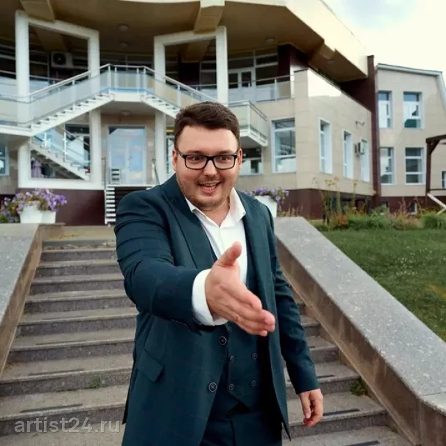 Ведущий Михаил Гулевский — ведущий