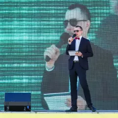 Ведущий Антон Шлопак