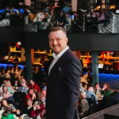 Ведущий Сергей Рябинин