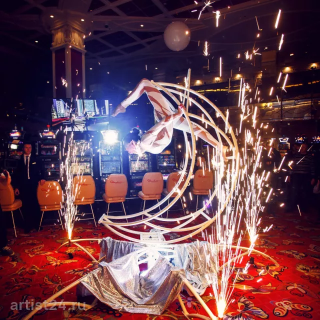 Воздушное шоу Prana Art Project — цирковой артист, фото 5