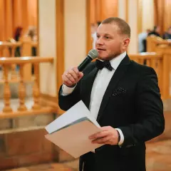 Ведущий Алексей Немыкин