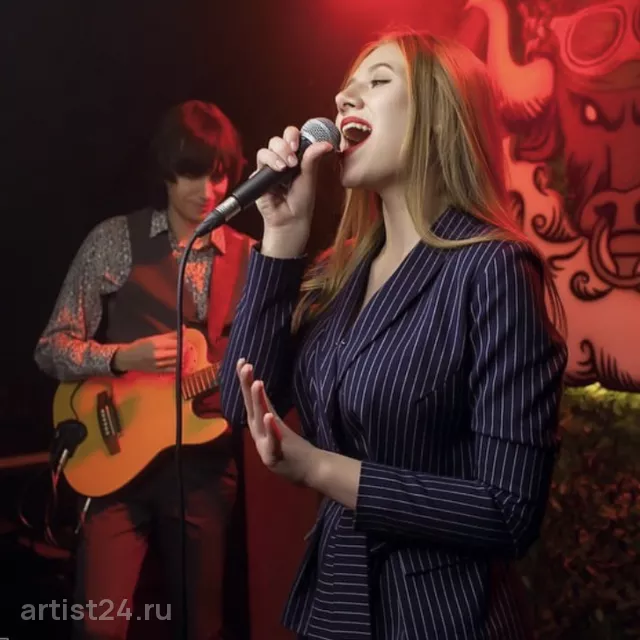 Вокалистка Юлия Вершкова — вокалист
