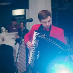 Аккордеонист Александр Вьюнов