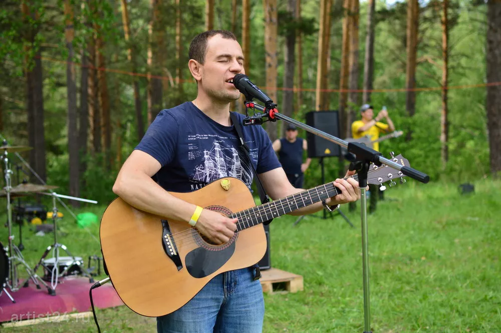 Певец Константин Киушов — вокалист