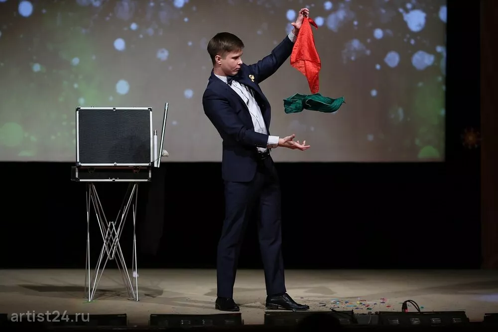 Фокусник Артём Горшков — фокусник