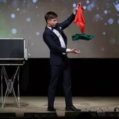 Фокусник Артём Горшков