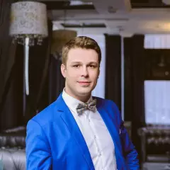 Ведущий Евгений Мастеров