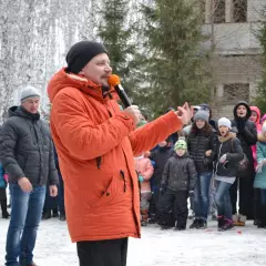 Ведущий Петр Корнилов