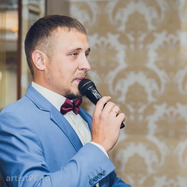 Ведущий Александр Мироненко — ведущий