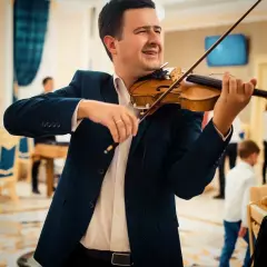 Скрипач Иван Ежов