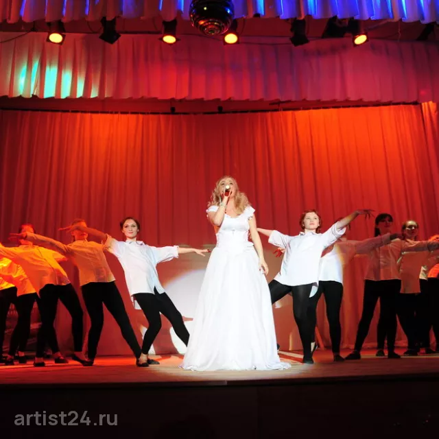 Певица Анна Лаен — вокалист, фото 2