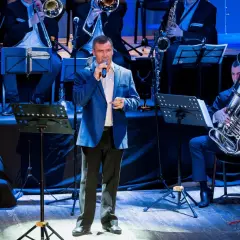 Певец Александр Астахов