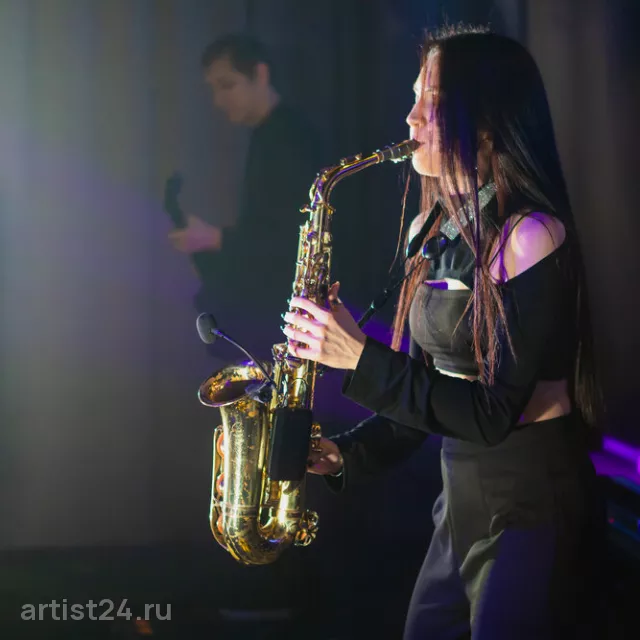 Саксофонистка Любовь Молчанова — саксофонист