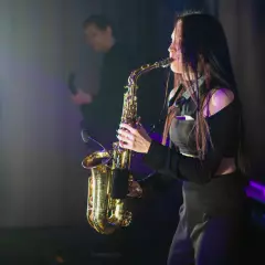 Саксофонистка Любовь Молчанова
