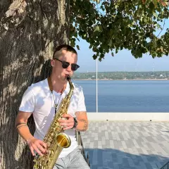 Саксофонист Дмитрий Демин