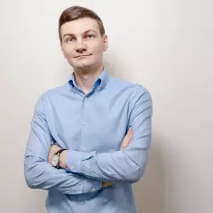Спикер по бренду и PR Владимир Жолобов