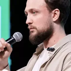 Спикер по продажам Артём Владыкин