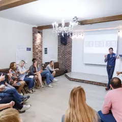 Спикер по ораторскому мастерству Александр Яныхбаш