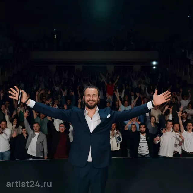 Спикер по продажам Михаил Гребенюк — спикер