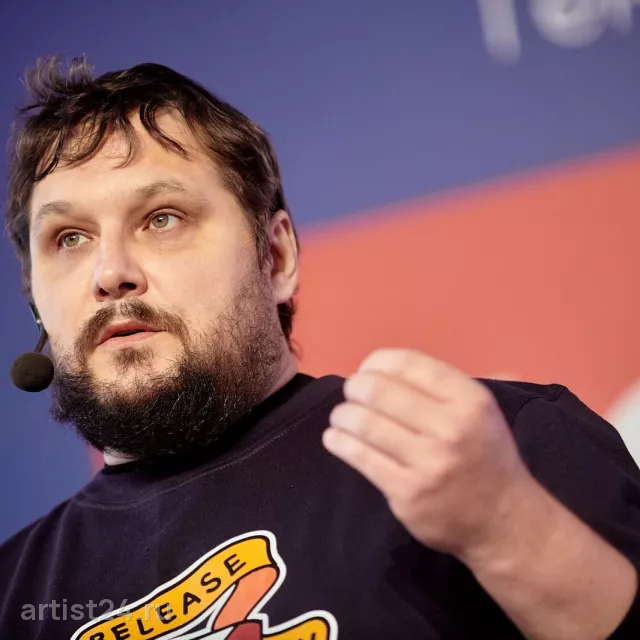 Спикер по ораторскому мастерству Кирилл Анастасин — спикер