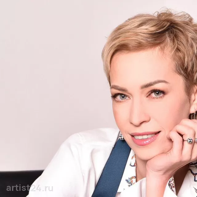Спикер по бренду и PR Евгения Соколова — спикер