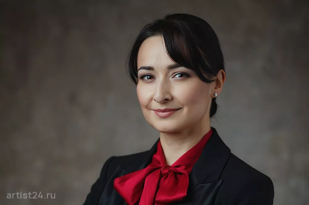 Спикер по бренду и PR Дина Павлова — спикер