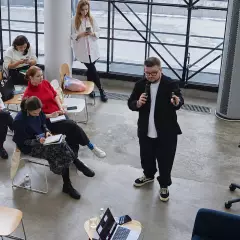 Спикер по ораторскому мастерству Александр Сычев