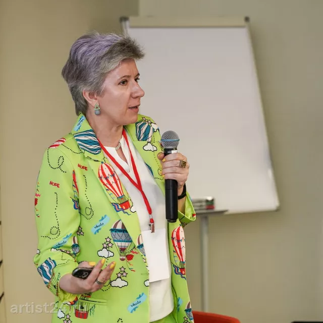 Спикер по стратегии Елена Степанова — спикер