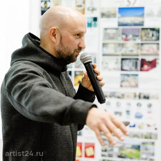 Спикер по лидерству и управлению Олег Доброштан — спикер
