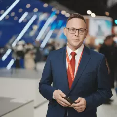 Ведущий Евгений Борисов