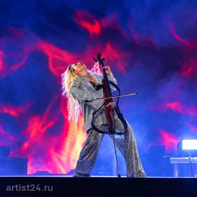 Электровиолончелистка SOFI и шоу «Cyber Orchestra» — скрипач, фото 3